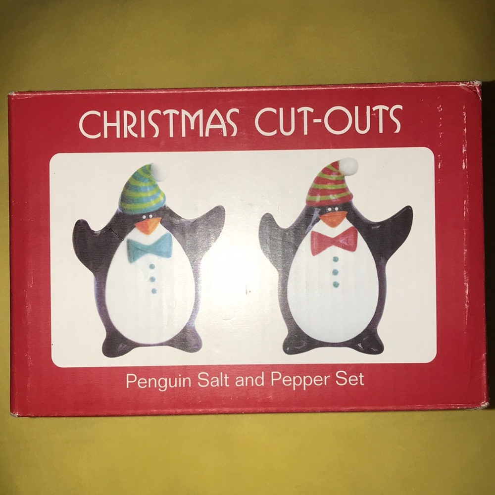 NWT Macy’s ceramic salt and pepper shakers